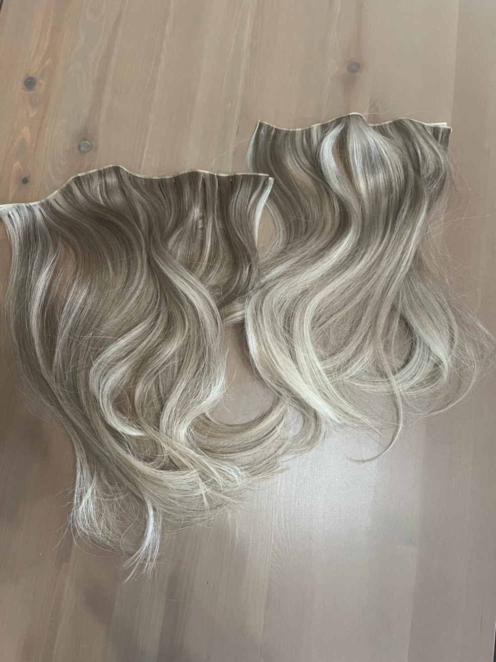 Blonde human hair Extensions. 6 rows